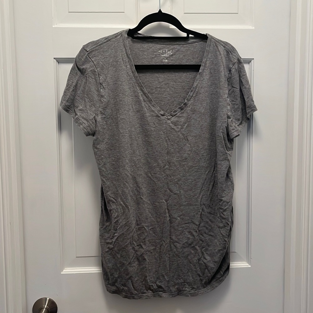 {Isabel Maternity} Super-Soft V-Neck T-Shirt